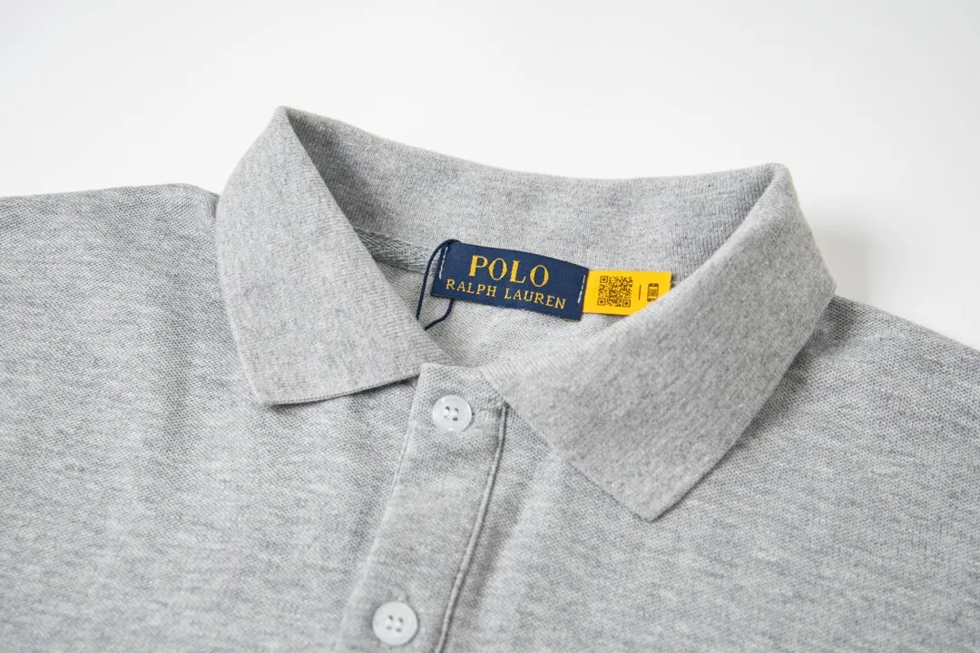 P150 Model No. Y779 Ralph Lauren/Ralph Lauren Basic pony embroidered logo short sleeves Three needles and five threads Men's and women's piqué cotton fabric Easier to wear, more comfortable and less bulky than ordinary fabrics Customized thread weaving and dyeing Classic pony embroidery Logo Cross stitching details on the neckline Three needles and five threads all over The whole body is made of three needles and five threads Complete accessories make it a trendy style Easy to control and match at will Full of design, a simple must-have! Color: Black White Navy Gray Size: S-XL